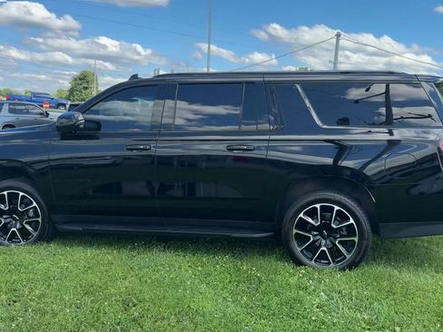 Used 2024 Chevrolet Suburban RST w/ Luxury Package AWD/4WD image 4