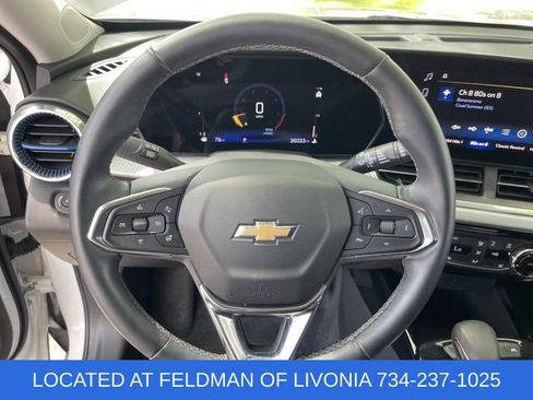 Used 2024 Chevrolet Trax LT w/ Driver Confidence Package FWD image 11