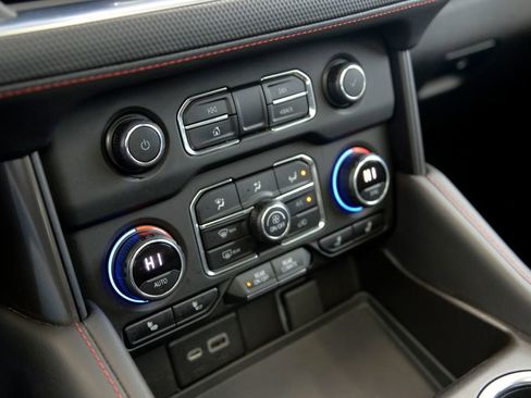 Used 2021 Chevrolet Tahoe RST w/ Luxury Package image 25