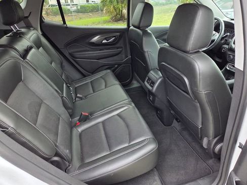 Used 2022 GMC Terrain SLT w/ Elevation Edition image 15