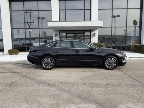 Certified 2025 Hyundai Sonata Limited image 3