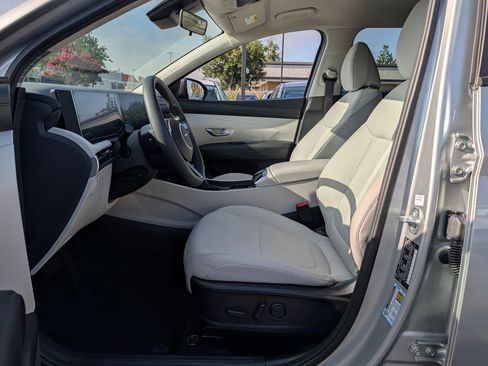 Certified 2025 Hyundai Tucson SEL AWD/4WD image 12