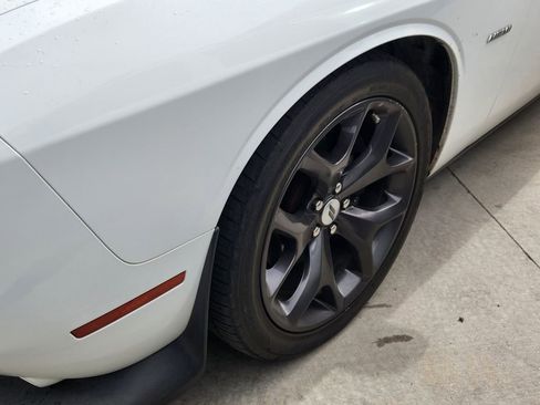 Used 2019 Dodge Challenger R/T RWD image 6