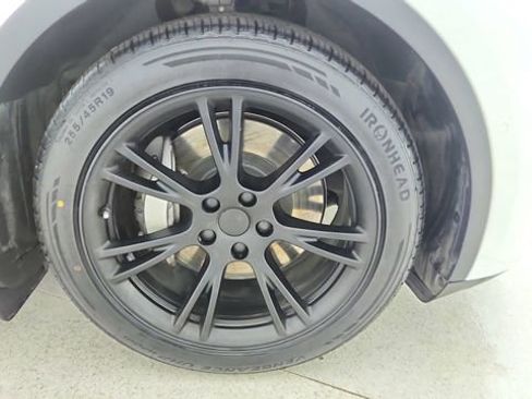 Used 2021 Tesla Model Y Long Range image 58