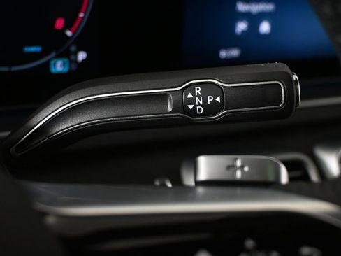 New 2026 Mercedes-Benz GLS 450 4MATIC image 16