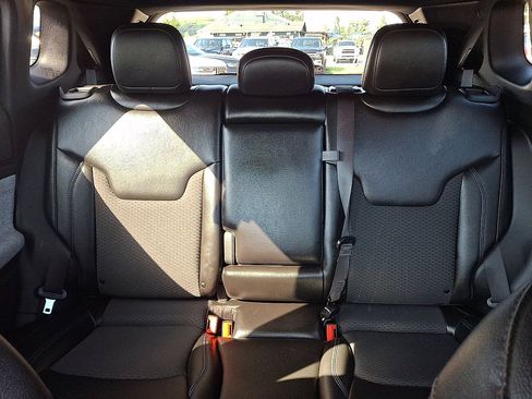 Certified 2023 Jeep Compass Latitude AWD/4WD image 13