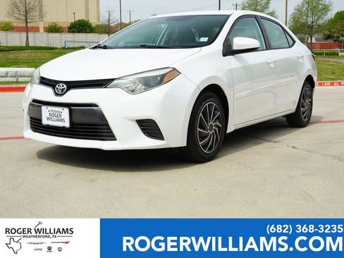 Used 2016 Toyota Corolla LE image 1