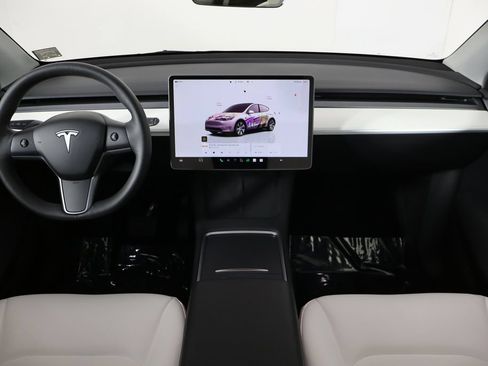 Used 2023 Tesla Model Y Long Range AWD/4WD image 13