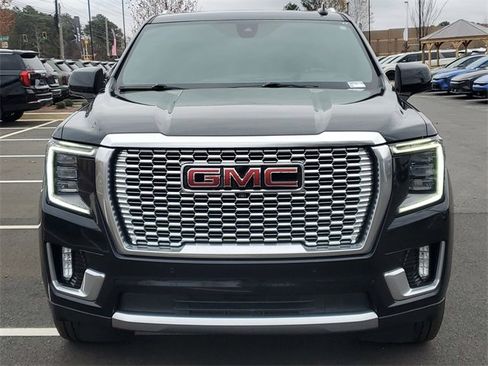 Used 2021 GMC Yukon XL Denali w/ Denali Premium Package image 2