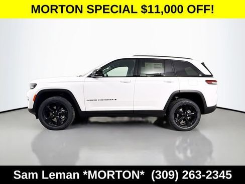 New 2025 Jeep Grand Cherokee Limited w/ Black Appearance Package image 4