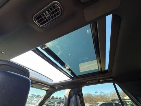 Used 2024 Lincoln Navigator L Reserve image 17