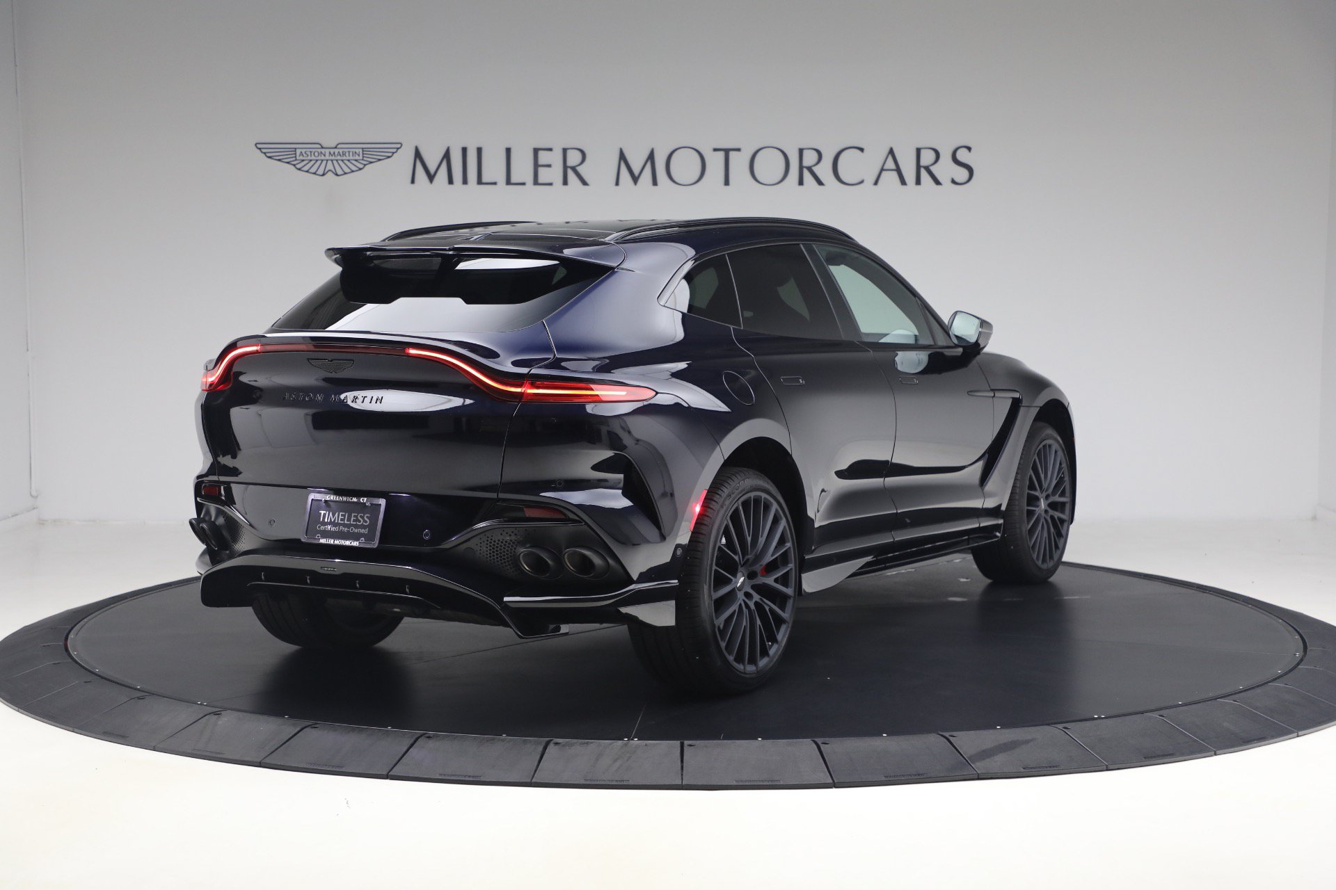 Used 2025 Aston Martin DBX 707 AWD/4WD image 9