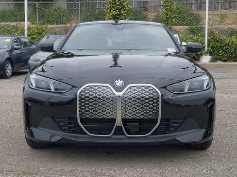 New 2026 BMW i4 eDrive40 w/ Parking Assistance Package RWD image 3