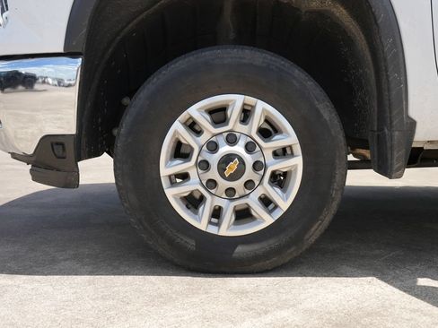 Used 2025 Chevrolet Silverado 2500 LT w/ Convenience Package AWD/4WD image 28