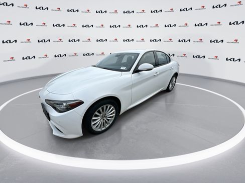 Used 2022 Alfa Romeo Giulia Sprint image 4