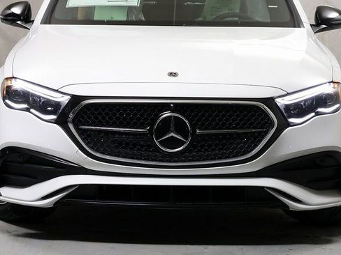 New 2026 Mercedes-Benz E 450 4MATIC Sedan image 6