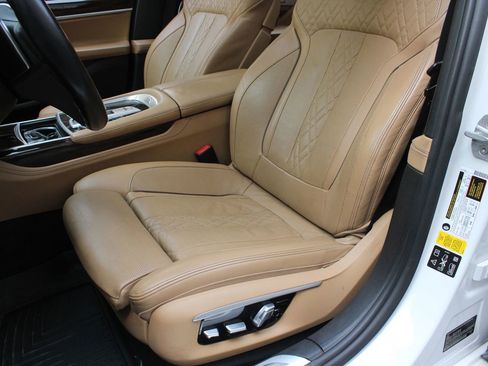 Used 2017 BMW 750i xDrive image 17