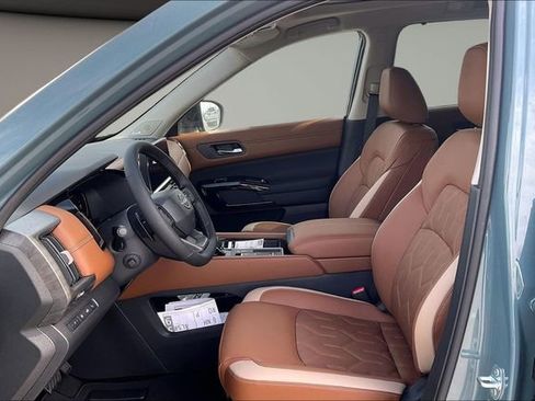 New 2026 Nissan Pathfinder Platinum image 7