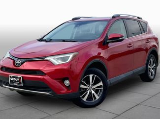 Used 2017 Toyota RAV4 XLE AWD/4WD video 1