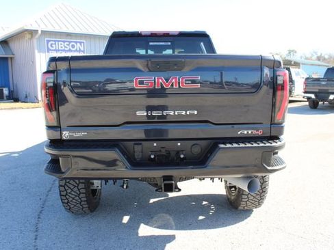 Used 2024 GMC Sierra 2500 AT4 w/ AT4 Premium Plus Package image 9