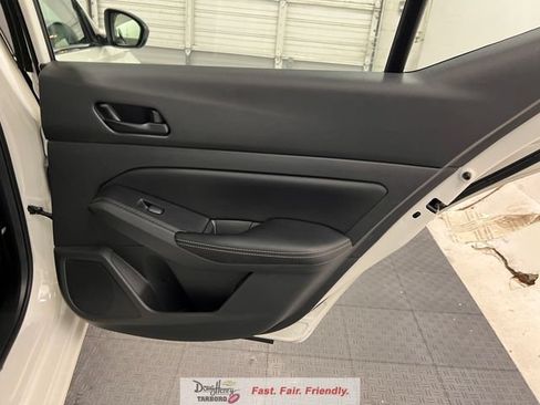 Used 2025 Nissan Altima 2.5 SV FWD image 37