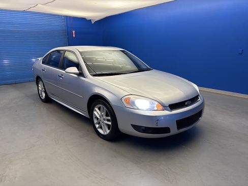 Used 2013 Chevrolet Impala LTZ FWD image 2