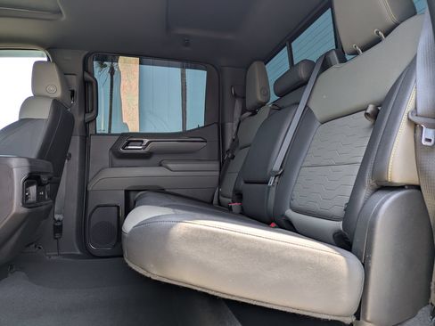 Used 2023 Chevrolet Silverado 1500 ZR2 w/ Technology Package AWD/4WD image 19
