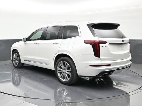 Certified 2023 Cadillac XT6 Premium Luxury image 3