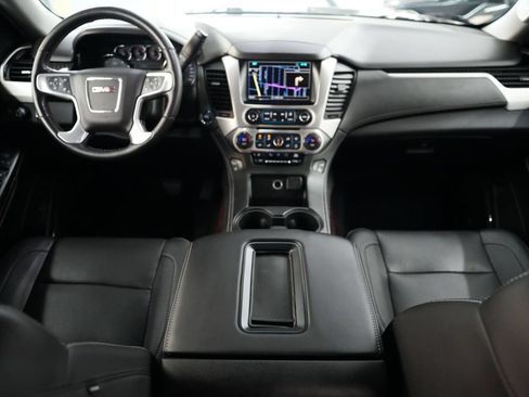 Used 2020 GMC Yukon XL SLT w/ Open Road Package AWD/4WD image 36