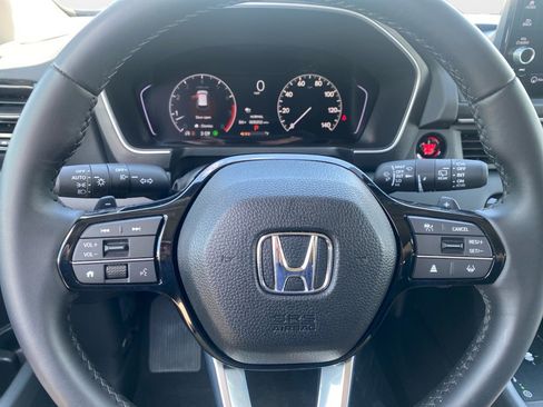 Certified 2025 Honda Pilot Touring image 13