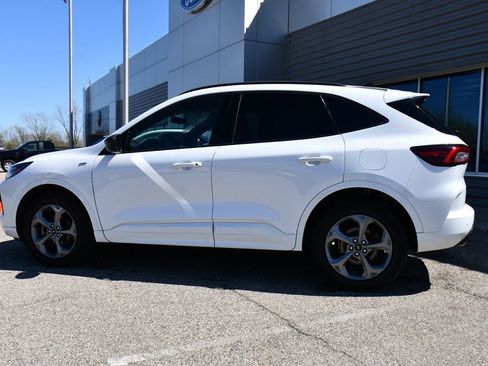 Used 2023 Ford Escape ST-Line w/ Tech Pack #1 AWD/4WD image 3
