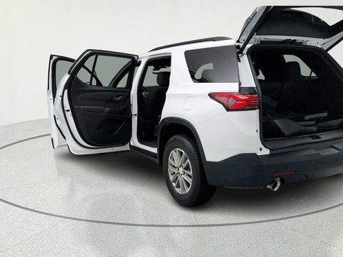 Used 2023 Chevrolet Traverse LT FWD image 11