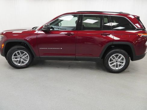 New 2026 Jeep Grand Cherokee Laredo AWD/4WD image 14