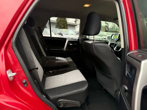 Used 2015 Toyota 4Runner SR5 image 21