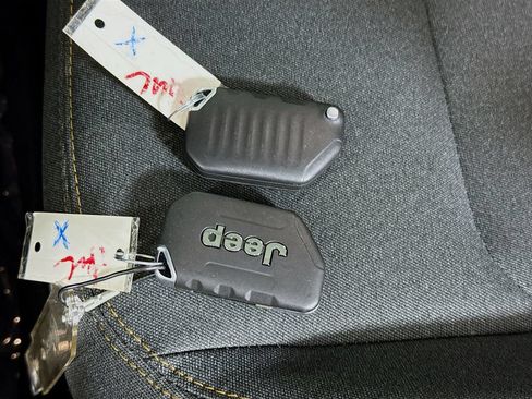 Used 2024 Jeep Gladiator Sport AWD/4WD image 31