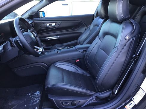 Used 2024 Ford Mustang GT Premium image 12