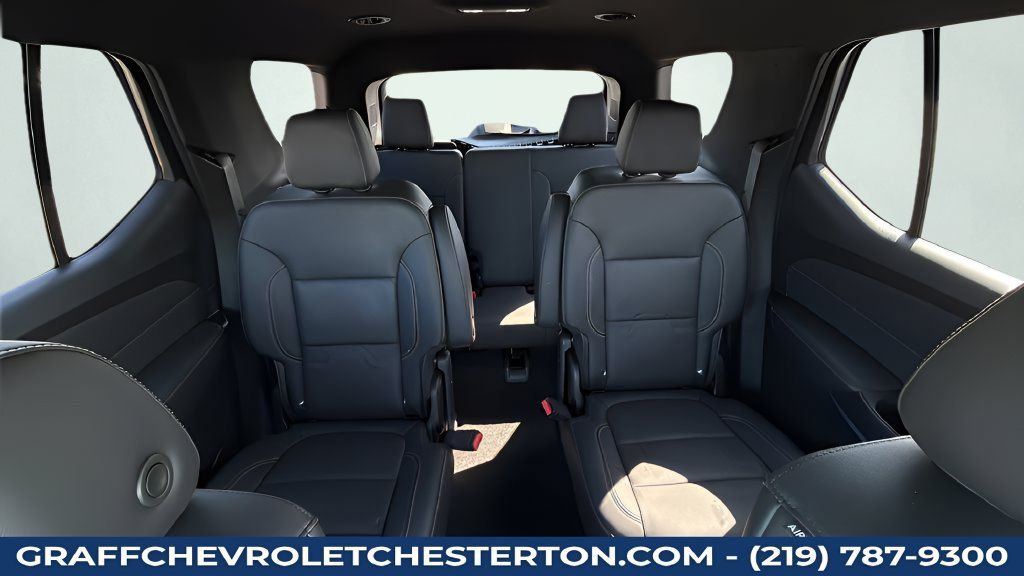 Used 2023 Chevrolet Traverse LT w/ Rear Camera Mirror Package AWD/4WD image 32