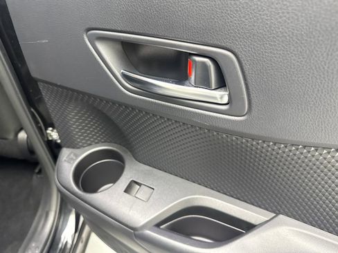 Used 2021 Toyota C-HR LE FWD image 43