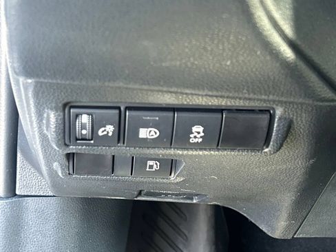 Used 2024 Toyota Corolla Cross AWD Hybrid image 20