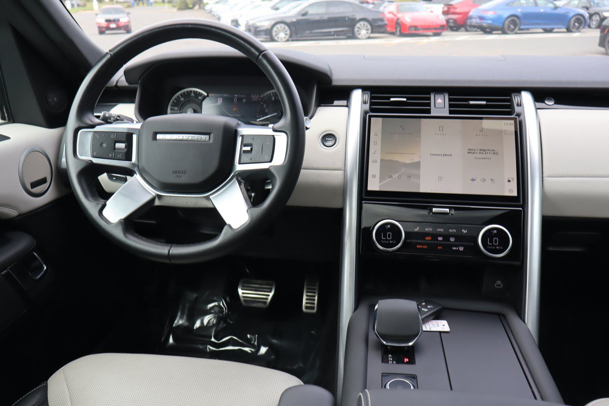 Used 2023 Land Rover Discovery S R-Dynamic AWD/4WD image 13