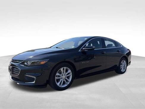 Used 2017 Chevrolet Malibu LT FWD image 3