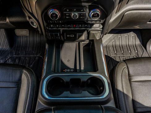 Used 2020 GMC Sierra 3500 Denali w/ Denali Ultimate Package image 28