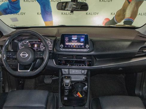 Used 2023 Nissan Rogue SV w/ SV Premium B Package FWD image 3