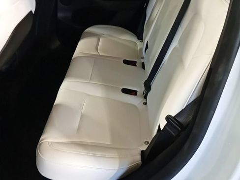 Used 2024 Tesla Model Y Long Range RWD image 10
