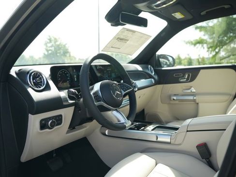 Used 2026 Mercedes-Benz GLB 250 4MATIC image 38