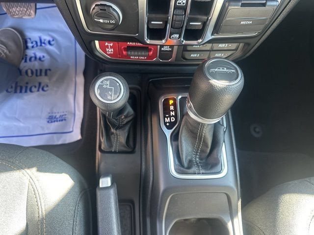 New 2025 Jeep Gladiator Sport AWD/4WD image 32