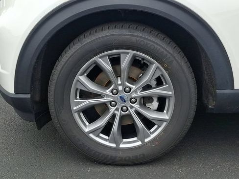 Certified 2023 Ford Explorer XLT w/ Equipment Group 202A AWD/4WD image 33