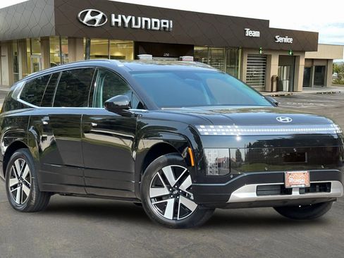 New 2026 Hyundai Ioniq 9 SEL image 2