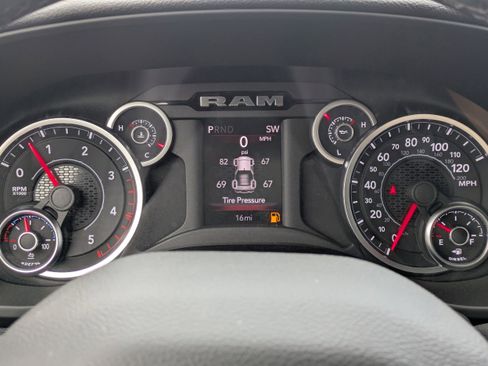 New 2026 RAM 2500 Big Horn AWD/4WD image 32