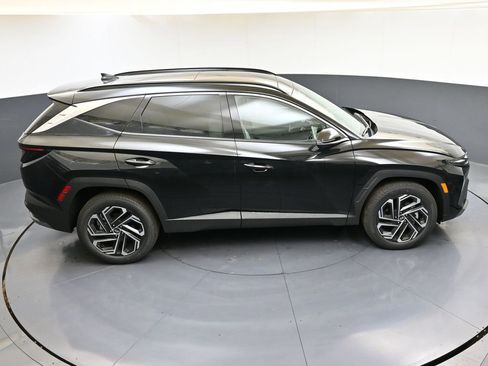 Certified 2025 Hyundai Tucson Limited AWD/4WD image 48